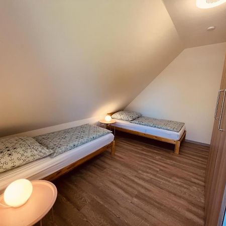בורן Holmblick - Boddenblick, Balkon, 2 Schlafzimmer, 4 Personen מראה חיצוני תמונה