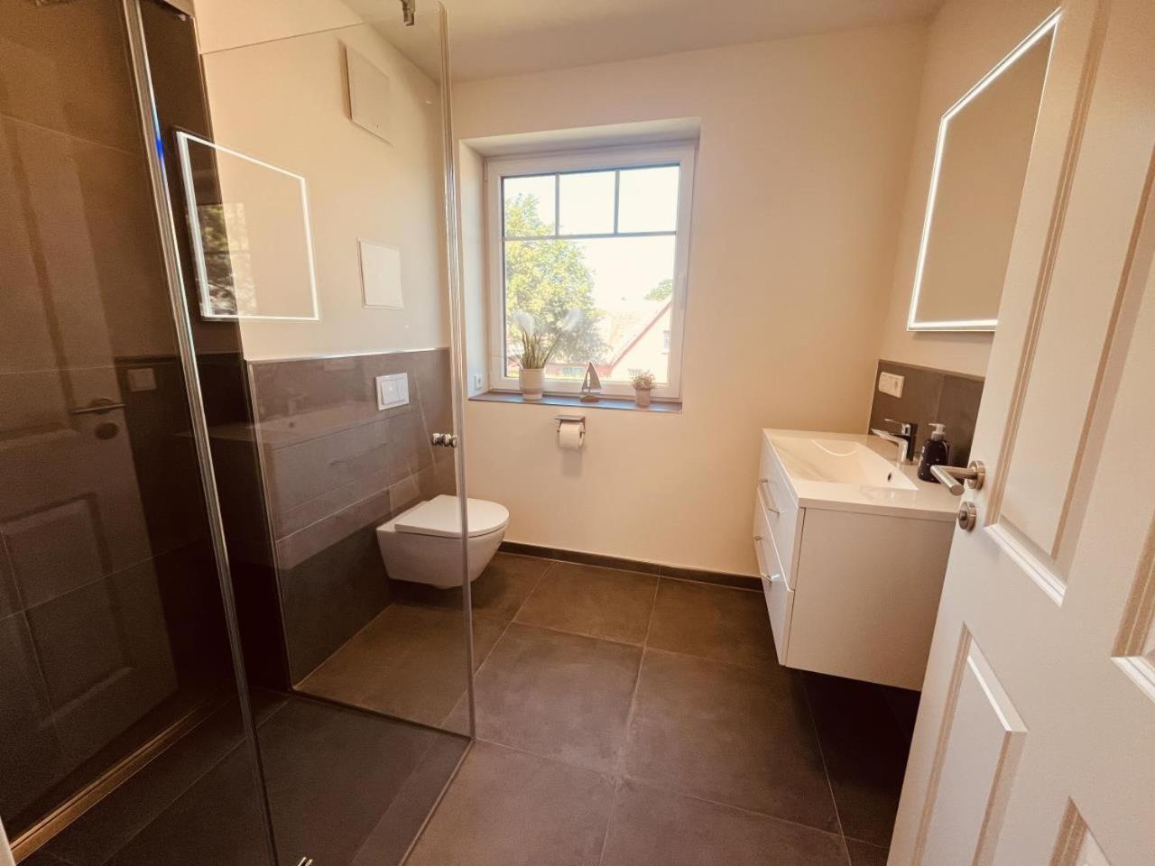 בורן Holmblick - Boddenblick, Balkon, 2 Schlafzimmer, 4 Personen מראה חיצוני תמונה